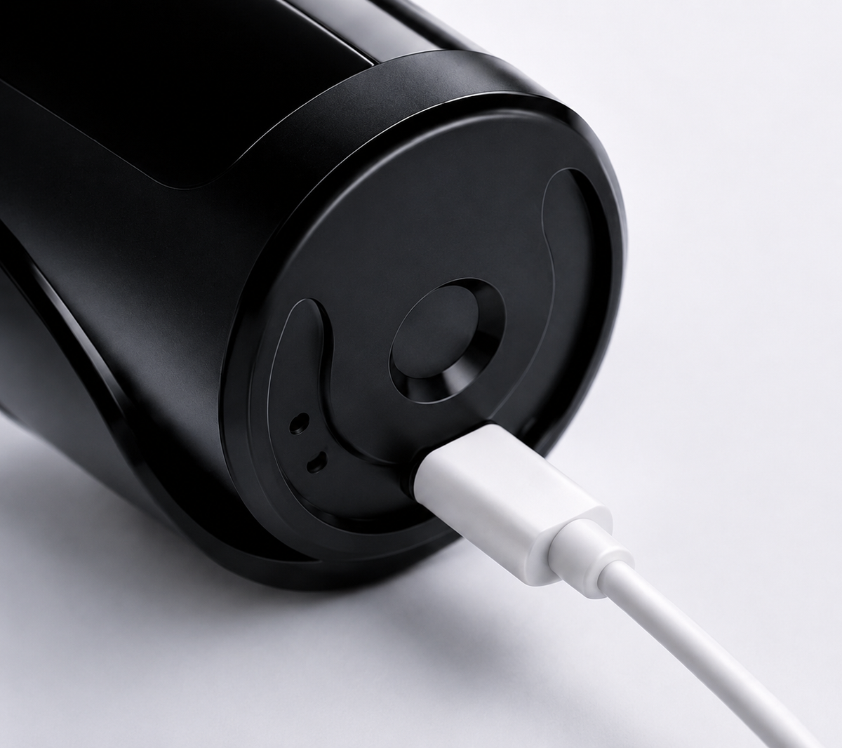USB-C charging port on the Erojoy Vacumate Automatic pump head